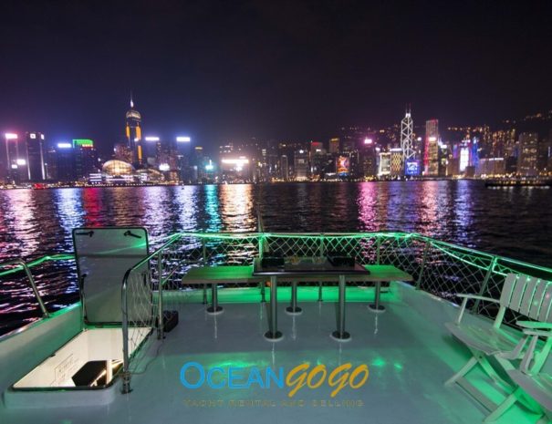 oceangogo夜遊維港-上層甲板-桌面
