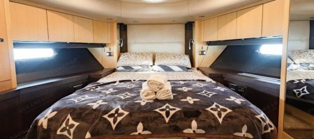 遊艇內部-主人房