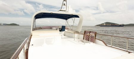 Yacht Bow - Flybridge