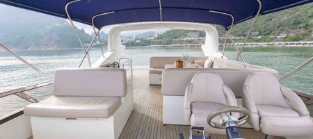 Yacht Bow - Flybridge