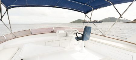 Yacht Bow - Flybridge