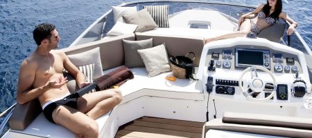 遊艇內部-駕駛艙