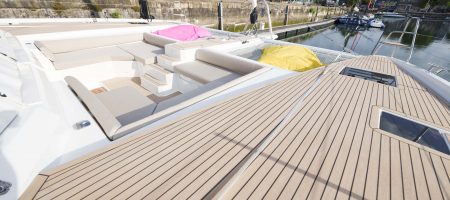 遊艇首部-休閑區