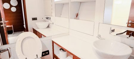 Yacht Interior - Master En Suite