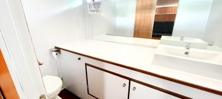 遊艇內部-洗手間