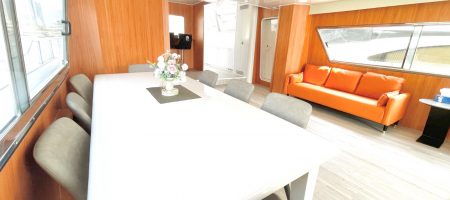 遊艇內部-主客廳