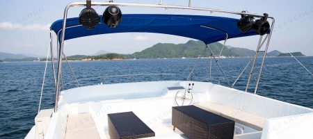 Yacht Bow - Flybridge