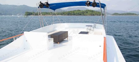 Yacht Bow - Flybridge