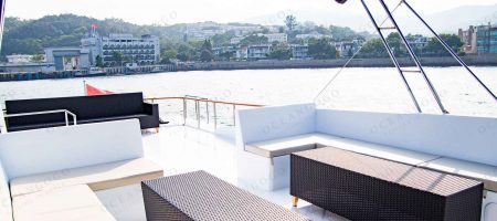 Yacht Bow - Flybridge