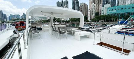 Yacht Bow - Flybridge