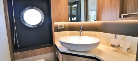 Yacht Interior - Master En Suite
