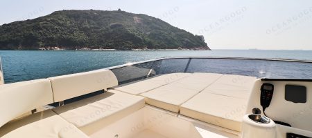 Yacht Bow - Flybridge