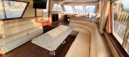 遊艇內部-主客廳