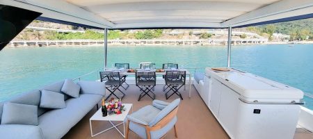 Yacht Bow - Flybridge