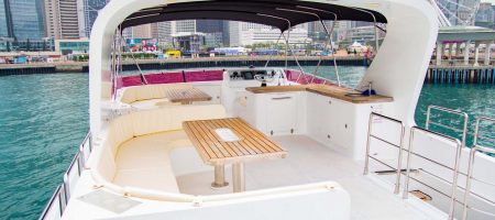 Yacht Bow - Flybridge