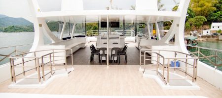 Yacht Bow - Flybridge