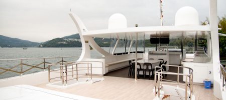 Yacht Bow - Flybridge