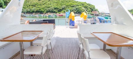 Yacht Bow - Flybridge