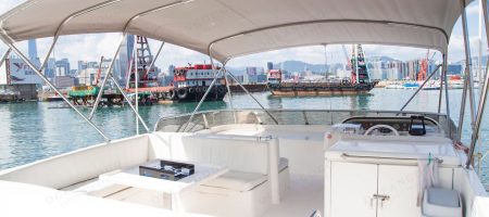 Yacht Bow - Flybridge