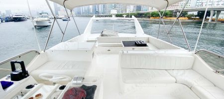 Yacht Bow - Flybridge